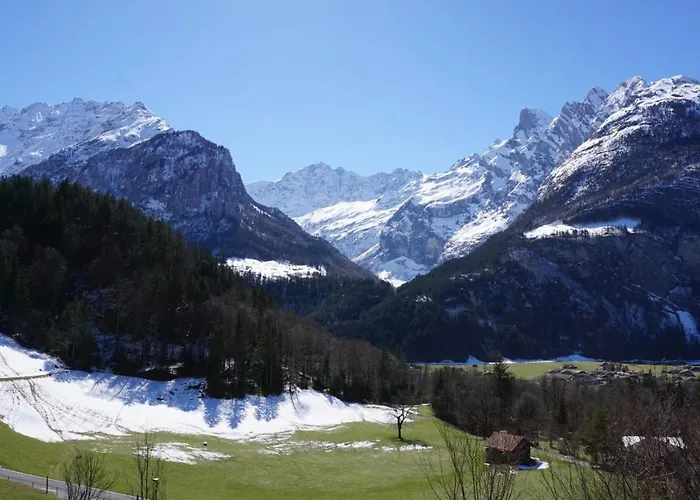 Alpen Lotus Alpstuga *